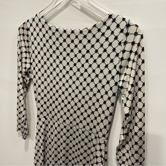 Stitch Fix Gilli Faux-Wrap Sheath Dress Printed Size Small - Picture 8 of 8